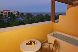 Deluxe Junior Suite - Ocean Coral Turquesa Resort - All Inclusive Beachfront Resort 